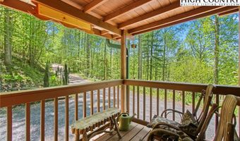 423 Dancing Leaf Ln, Bakersville, NC 28705