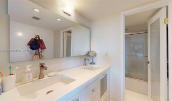 3625 N Country Club Dr 2606, Aventura, FL 33180
