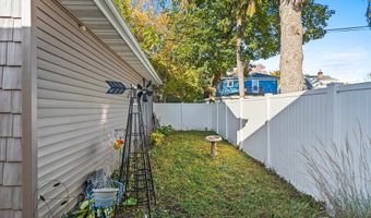 1733 N SUPERIOR St, Appleton, WI 54911