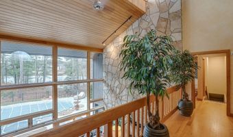 6 Williamsburg Ln, Bedford, NH 03110
