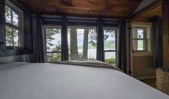 85 Island Dr, Bridport, VT 05734