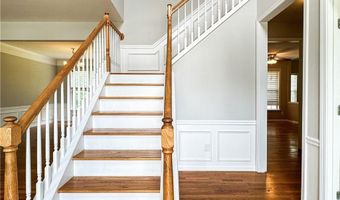 705 Redrift Ct, Alpharetta, GA 30005