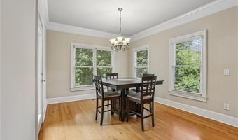 12516 Darvish Ln, Alpharetta, GA 30005