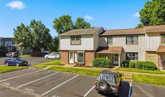 2373 Hiddengarden Ct, Ballwin, MO 63021