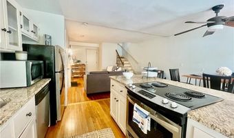 446 Bellevue Ave 6, Newport, RI 02840