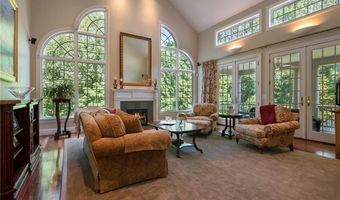25 Westfield Dr, East Greenwich, RI 02818