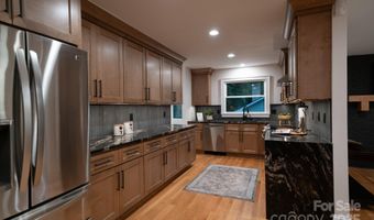 4901 Pine Ridge Rd, Charlotte, NC 28226