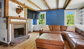 817 Riverside Dr, Augusta, ME 04330