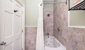 20 Berkeley Ave 2, Newport, RI 02840