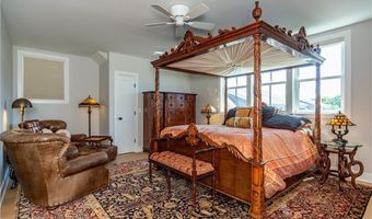 15 Castle St 9, East Greenwich, RI 02818