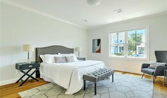 20 Kettle Point Ave, East Providence, RI 02914