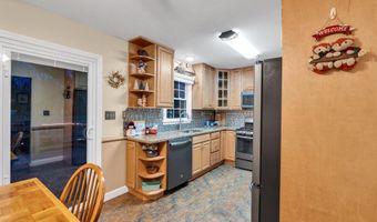 46 Bowline St, Beachwood, NJ 08722