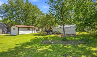 313 S Rinker Ave, Aurora, MO 65605