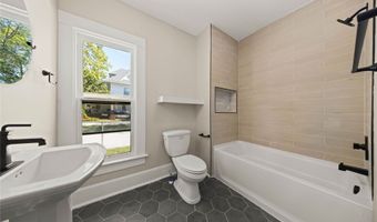 400 4th St SE, Altoona, IA 50009