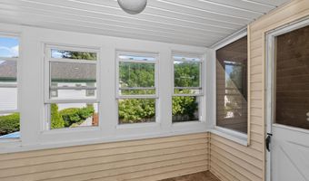 36 Broad St, Amsterdam, NY 12010