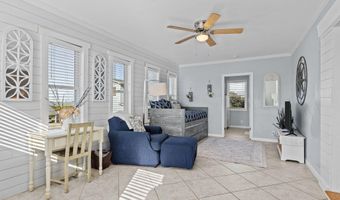 205 Barefoot Ln, Atlantic Beach, NC 28512