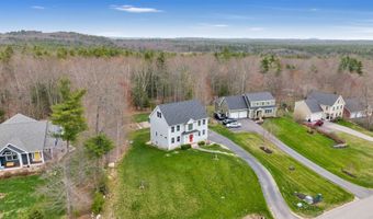 58 Village Place Dr, Barrington, NH 03825