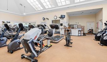 16 Greenways Ln, Lakewood, NJ 08701