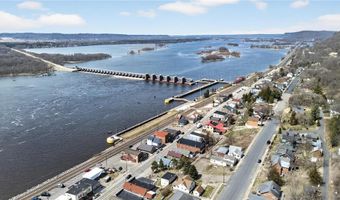 117 N Main St, Alma, WI 54610