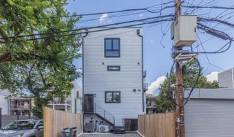 722 KENYON St NW A, Washington, DC 20010