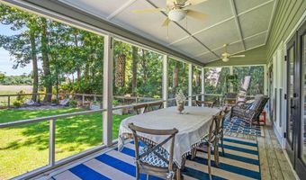 70 Dolphin Point Dr, Beaufort, SC 29907