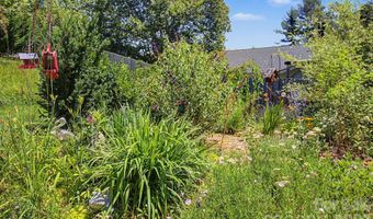 102 Wicklow Dr, Asheville, NC 28806
