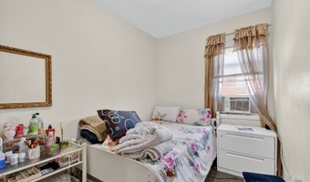 98 W 49Th St, Bayonne, NJ 07002