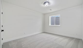 985 RANGE LINE Rd, Cheyenne, WY 82009