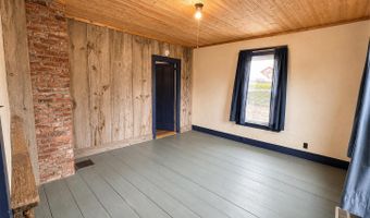 11 N Ridge Rd, Burke, VT 05871