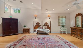 6816 SHRINE Ct, Annandale, VA 22003