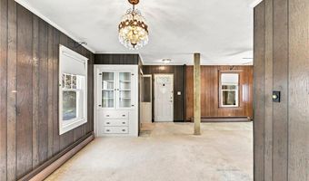 217 Narragansett St, Cranston, RI 02905
