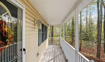 104 Merriment Ln, Blakeslee, PA 18610