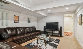 1653 N Belmont Ct, Arlington Heights, IL 60004