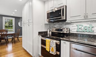 44 McQuade Brook Rd, Bedford, NH 03110