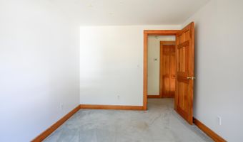 671 Essex St, Bangor, ME 04401