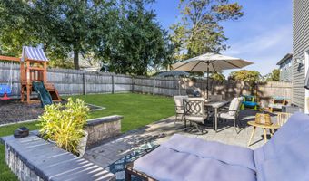 808 Beach Ave, Beachwood, NJ 08722