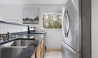 10091 River Dr, Bay St. Louis, MS 39520