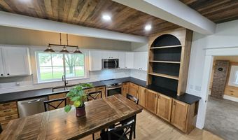 3073 State Highway Ww, Aurora, MO 65605