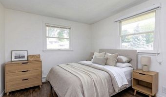 8 Andover Rd, Beverly, MA 01915