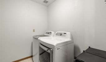 9421 NE 28th Ct, Ankeny, IA 50021