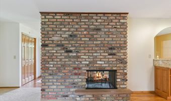 4403 W Riverview Dr, Alma, MI 48801