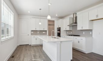 1930 Chaffee Crest Dr, Berthoud, CO 80513