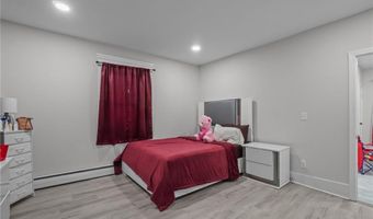 367 Laurel Hill Ave, Cranston, RI 02920