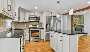 88 Grand View Rd, East Greenwich, RI 02818