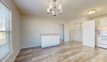 3786 Dover Dr, Ayden, NC 28513