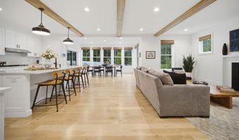 43 Oak Ridge Dr, Avon, CT 06001