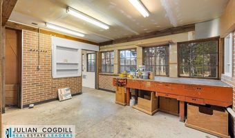 9267 Red Creek Rd, Casper, WY 82604