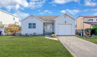 38 Berger Ave, Amityville, NY 11701