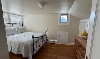 49 Connection St, Newport, RI 02840