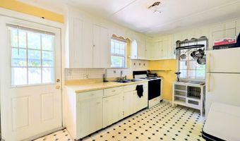 17 Autumn Trl, Coventry, CT 06238